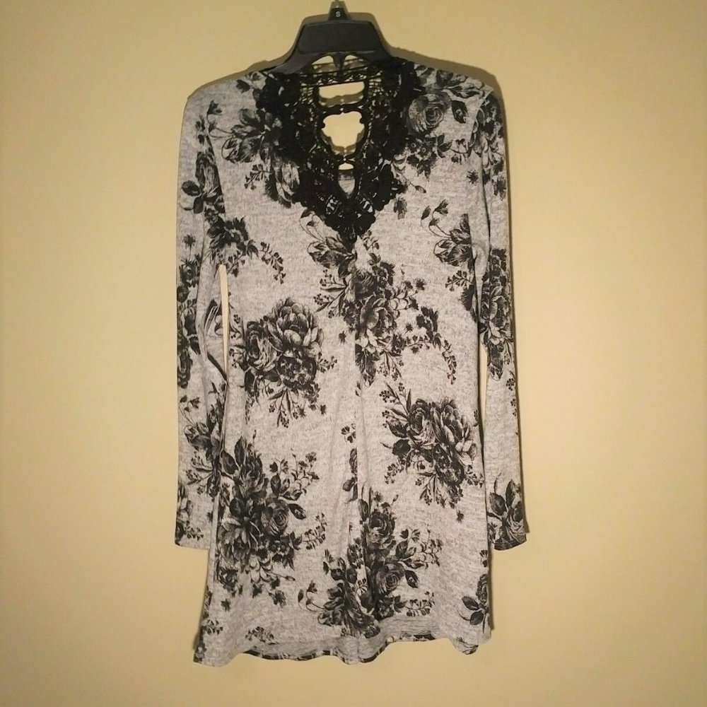 Trixxi Dress, Grey w/ Black Flowers, Small - CLOSET CLEAN OUT SALE!!! - Picture 2 of 5